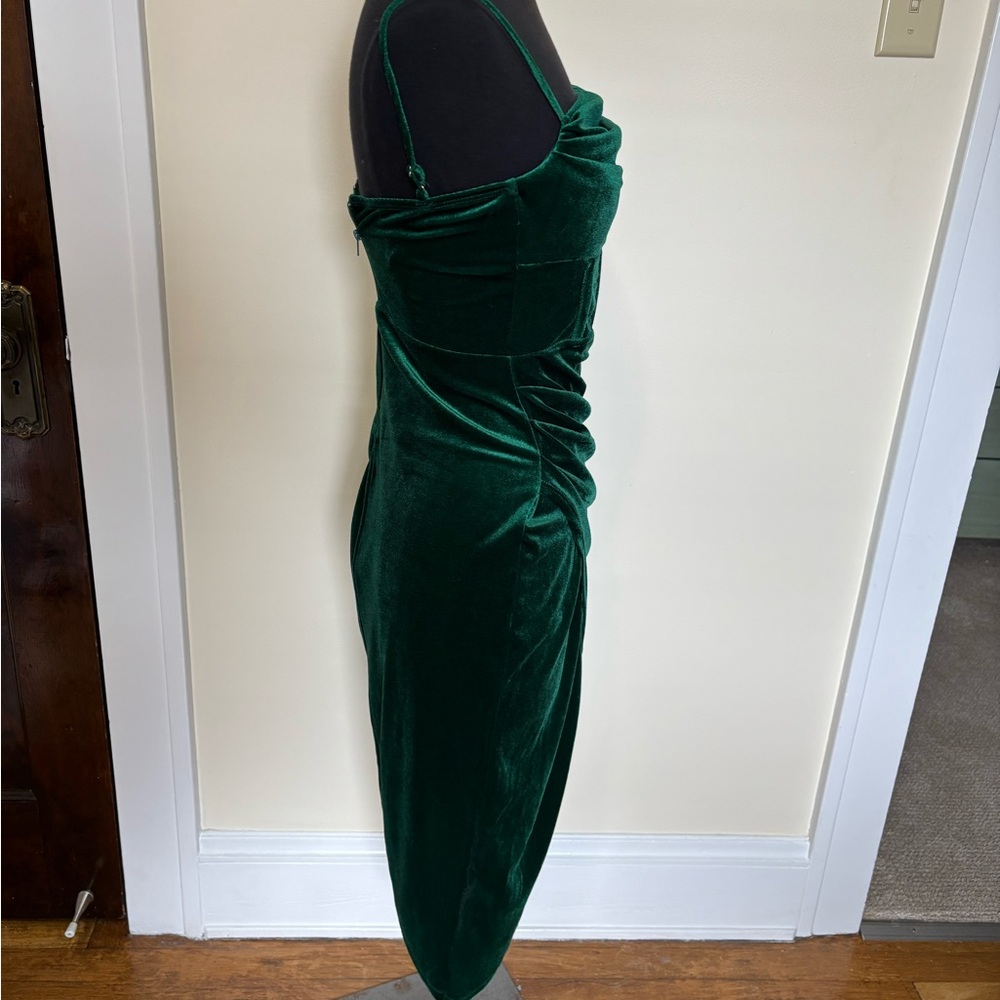 Windsor Emerald Velvet Midi Dress - Picture 6 of 6